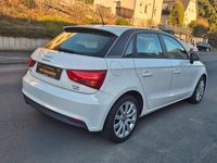 Gebraucht Audi A1 Sportback Basis 95 PS (69 kW) 2015 Cortinaweiss Kleinwagen