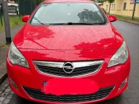 Usado Opel Astra 120 HP (88 kW) 2011 Vermelho Sedan