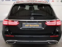 Gebraucht Mercedes E220 194 PS (142 kW) 2021 Schwarz Limousine