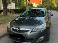 Gebraucht Opel Astra 100 PS (73 kW) 2010 Grau Kleinwagen