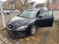 Usata Seat Leon 105 CV (77 kW) 2011 Nero Utilitaria