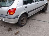 Gebraucht Ford Fiesta 60 PS (44 kW) 2000 Silber Kleinwagen