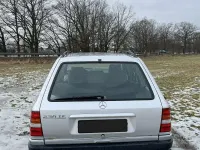 Gebraucht Mercedes E230 132 PS (97 kW) 1991 Silber Kombi