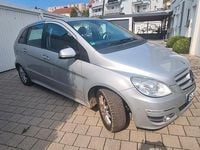 Gebraucht Mercedes B180 116 PS (85 kW) 2011 Silber Van / Kleinbus