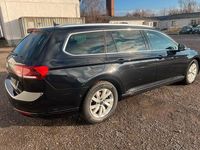 Gebraucht VW Passat Business 122 PS (89 kW) 2023 Schwarz Kombi