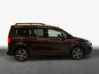 Gebraucht Mercedes T180 Edition 131 PS (96 kW) 2024 Rot Van / Kleinbus