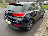 gebraucht Hyundai i30 Intro Edition PANO/SHZ/LED