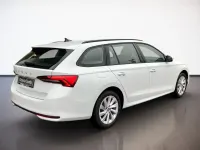 Neu Skoda Octavia Selection 150 PS (110 kW) 2026 Moonweiß perleffekt Kombi