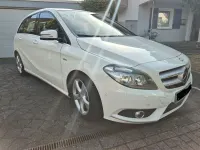 Gebraucht Mercedes B180 122 PS (89 kW) 2012 Weiß Kleinwagen
