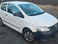 Gebraucht VW Fox 54 PS (39 kW) 2011 Weiß Kleinwagen
