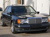 Gebraucht Mercedes E500 326 PS (239 kW) 1991 Blauschwarzmetallic Limousine