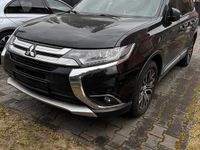 Gebraucht Mitsubishi Outlander 150 PS (110 kW) 2015 Schwarz SUV