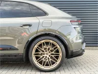 Neu Porsche Macan Turbo 469 kW (639 PS) 2026 Gruen SUV