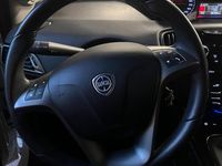 Second-hand Lancia Ypsilon 85 CP (62 kW) 2012 Alb Hatchback