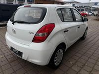 Gebraucht Hyundai i20 Classic 77 PS (56 kW) 2010 Weiß Limousine