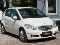 Gebraucht Mercedes A160 Avantgarde 95 PS (69 kW) 2012 Calcitweiss/zirrusweiss Limousine
