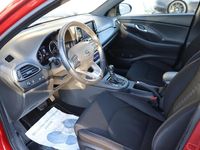 Gebraucht Hyundai i30 Passion Plus 140 PS (102 kW) 2018 Fiery red / mic Kombi