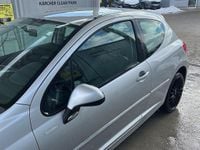 Gebraucht Peugeot 207 73 PS (53 kW) 2010 Silber Limousine