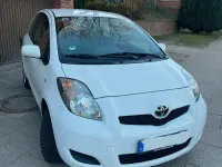 Gebraucht Toyota Yaris 69 PS (50 kW) 2011 Weiß Kleinwagen
