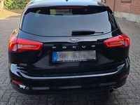 Gebraucht Ford Focus Titanium 120 PS (88 kW) 2018 Schwarz Kombi
