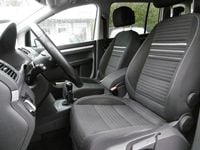 Second-hand VW Touran Cup 105 CP (77 kW) 2014 Alb Monovolum