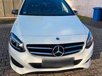 Gebraucht Mercedes B220 Night 177 PS (130 kW) 2017 Weiß Van / Kleinbus