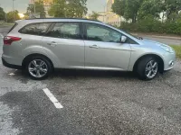 Używany Ford Focus SYNC Edition 125 KM (91 kW) 2014 Srebrny Kombi