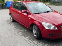 Usado Kia Ceed EX 116 CV (85 kW) 2007 Rojo Utilitario