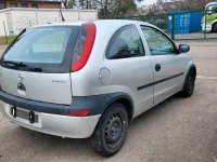 Używany Opel Corsa 58 KM (42 kW) 2002 Srebrny Hatchback