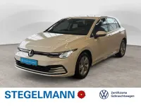 Gebraucht VW Golf VIII Life 150 PS (110 kW) 2024 Weiß Limousine