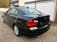 Gebraucht BMW 320 150 PS (110 kW) 2008 Schwarz Limousine