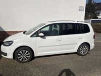 Gebraucht VW Touran Highline 105 PS (77 kW) 2012 Weiß Van / Kleinbus