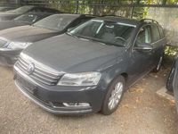 Gebraucht VW Passat Comfortline 122 PS (89 kW) 2012 Uranograu/cinza urano Kombi