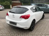 Gebraucht Opel Astra 87 PS (63 kW) 2013 Weiß Kleinwagen