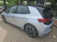 Gebraucht VW ID.3 Pro Performance 150 kW (204 PS) 2023 Scale silver metallic Kleinwagen