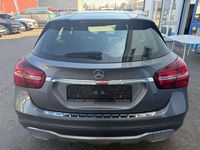 Gebraucht Mercedes GLA180 122 PS (89 kW) 2019 Mountaingrau  met. SUV