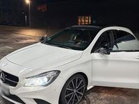 Gebraucht Mercedes CLA220 177 PS (130 kW) 2015 Weiß Limousine