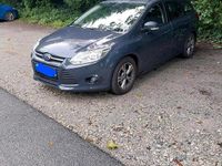 Gebraucht Ford Focus 125 PS (91 kW) 2014 Blau Kombi