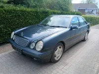Gebraucht Mercedes 200 116 PS (85 kW) 2000 Blau Limousine