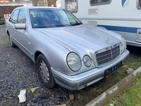 Gebraucht Mercedes E240 Elegance 170 PS (125 kW) 1999 Silber Limousine