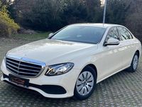 Gebraucht Mercedes E200 160 PS (117 kW) 2019 Gelb Limousine