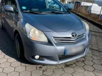 Gebraucht Toyota Verso 160 PS (117 kW) 2013 Grau Van / Kleinbus