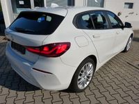 Gebraucht BMW 118 Advantage 140 PS (102 kW) 2020 Weiß Kleinwagen