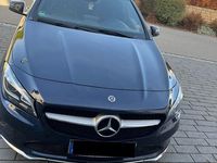 Gebraucht Mercedes CLA220 170 PS (125 kW) 2018 Blau Limousine