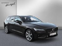 Gebraucht Volvo V60 Plus 197 PS (144 kW) 2023 Platinum grey / metallic Kombi
