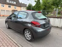 Gebraucht Peugeot 208 Active 68 PS (50 kW) 2017 Grau Kleinwagen