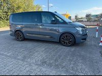 Gebraucht VW Multivan Edition 150 PS (110 kW) 2024 Grau Van