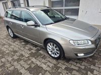 Gebraucht Volvo V70 Summum 181 PS (133 kW) 2015 Beige Kombi