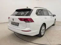 Gebraucht VW Golf VIII Life 131 PS (96 kW) 2022 Pure white Kombi
