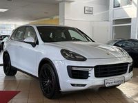 Gebraucht Porsche Cayenne 519 PS (381 kW) 2015 Carraraweiss/gletscherweis (metallic) SUV